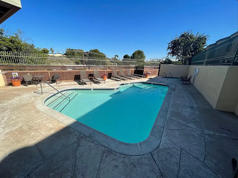 5252 Balboa Arms Dr #170 — Photo 14