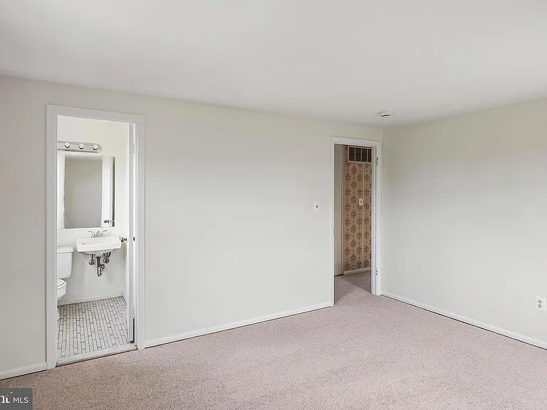 926 Regina Dr — Photo 10