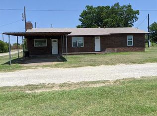 165 4th St, Olney, TX 76450