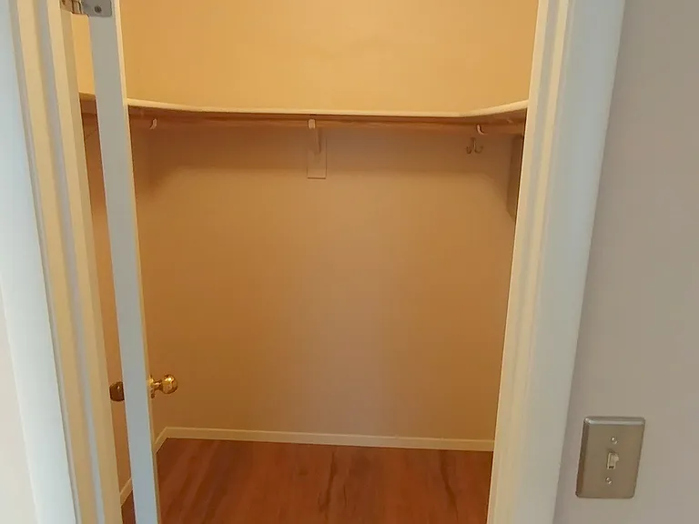 9901 Meandering Creek Ct — Photo 10