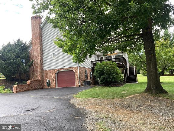 3rd image of 36 Spring Ct