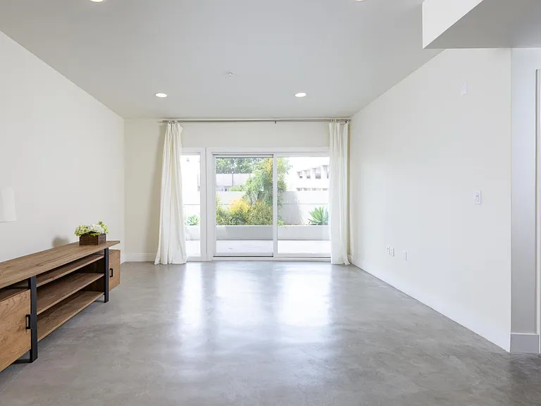 J. Grant Apartments — Photo 7
