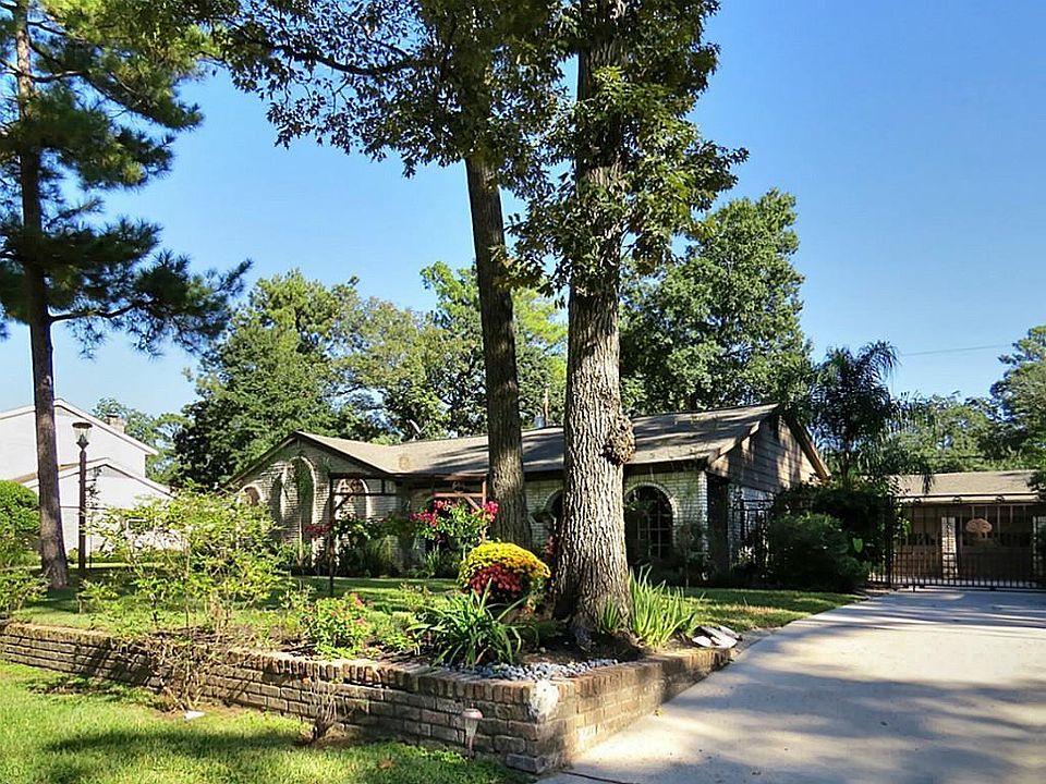 Beautiful home in established neighborhood