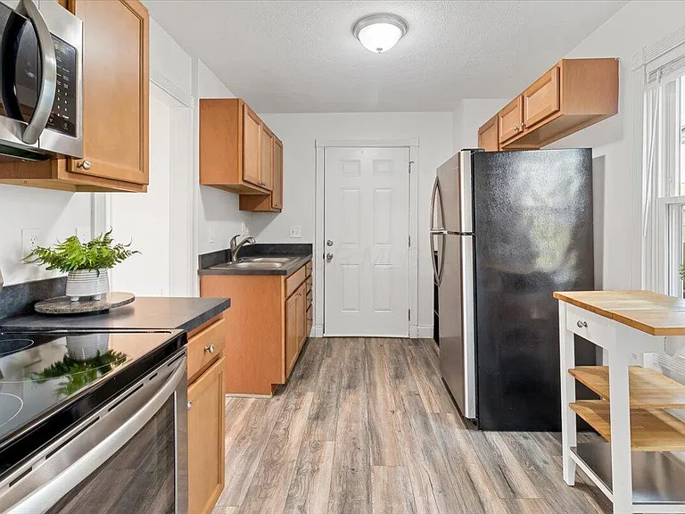 866 E Starr Ave — Photo 10
