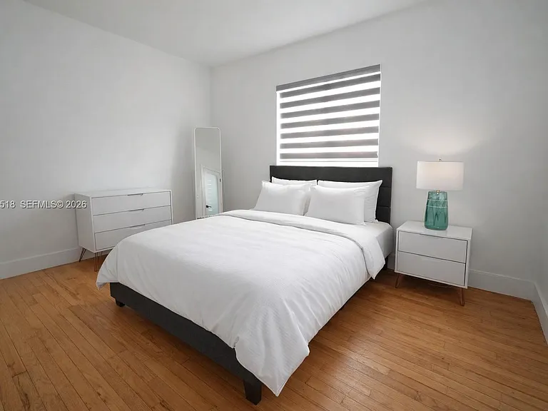 817 W 39th St #2 — Photo 16