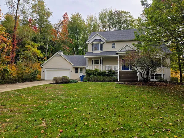 4739 Pine Hollow Rd, Holland, MI 49423