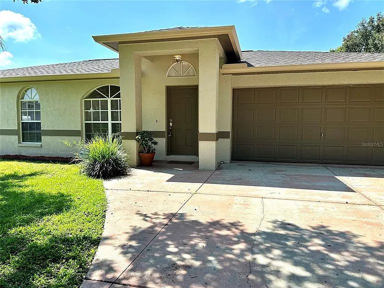 4416 Redcoat Dr — Photo 2