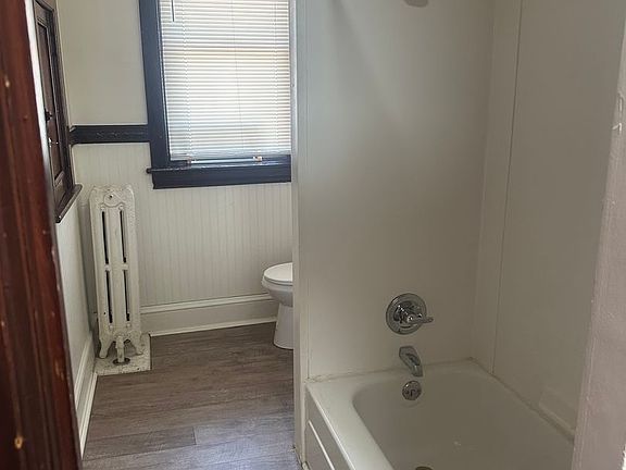 3rd image of 41 E Franklin St APT 2B