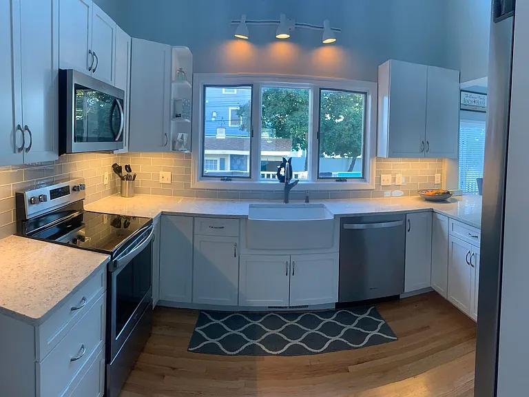 7 Lowell St — Photo 3