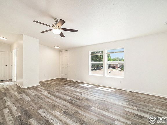 3rd image of 4015 Yosemite Dr