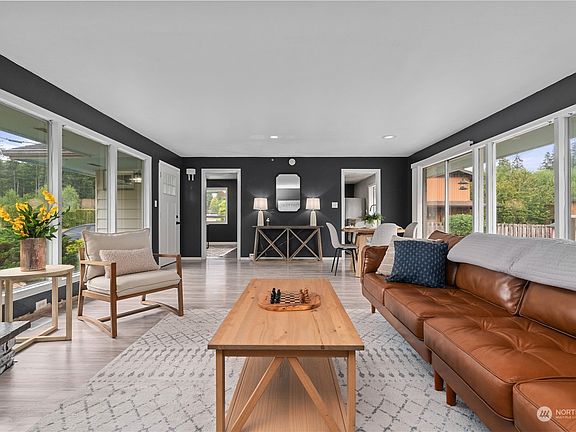 5th image of 418 Linkshire Drive