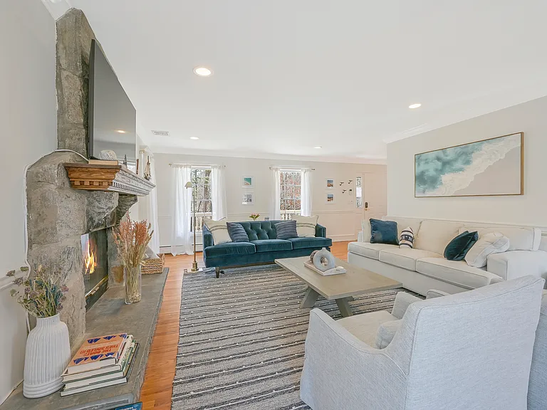 19 Eastbrook Rd — Photo 9