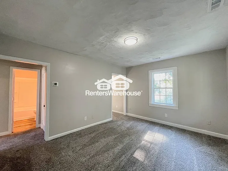 940 Willis St — Photo 4