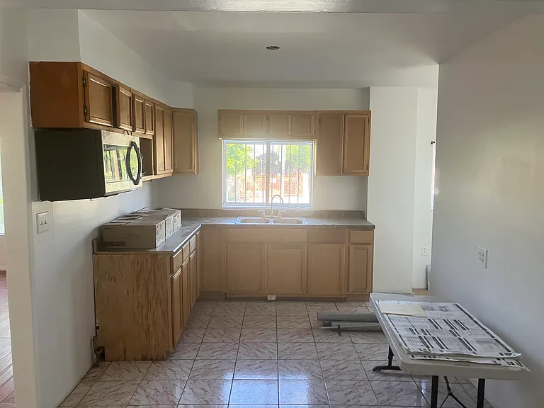 3103 Folsom St — Photo 8