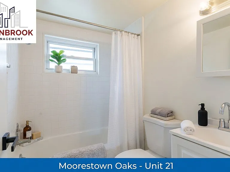 Moorestown Oaks — Photo 8