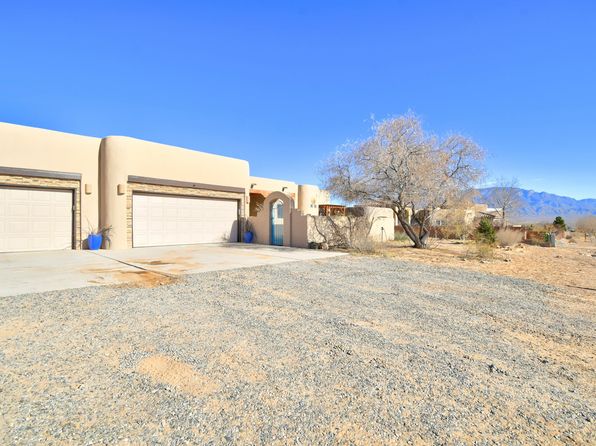 5713 Rio Oso Rd NE, Rio Rancho, NM 87144