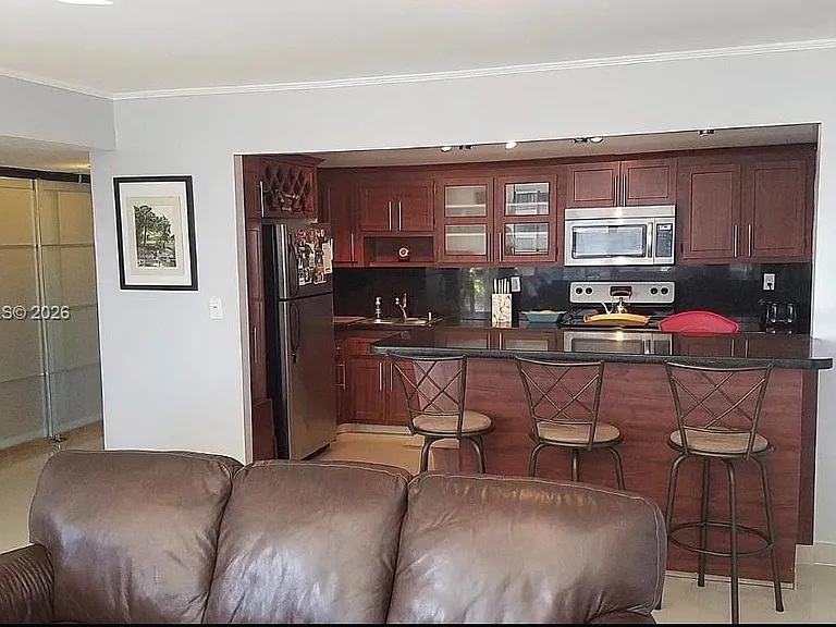 600 NE 36th St #603 — Photo 5
