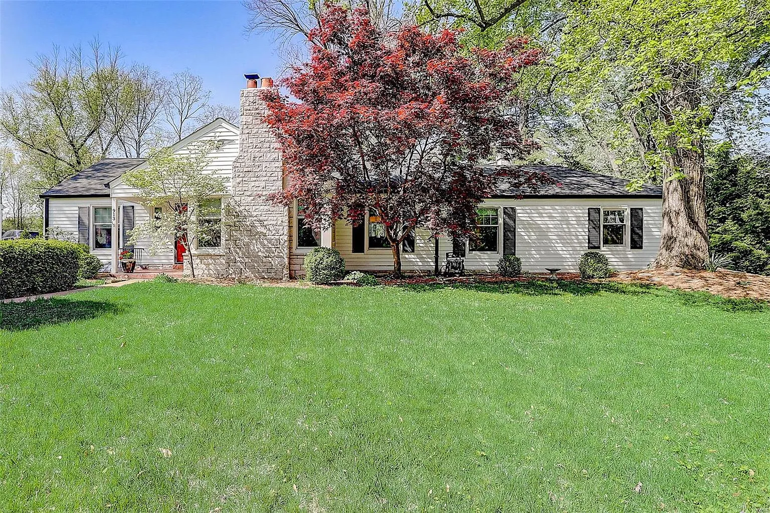 913 Woodshire Ln photo 1