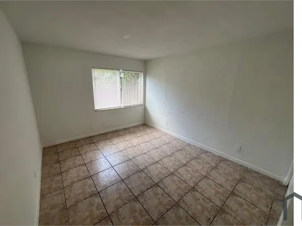 717 NE 10th Ave #7, Hallandale, FL 33009