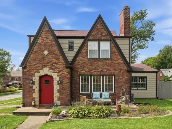 4038 Sunset Blvd, Youngstown, OH 44512