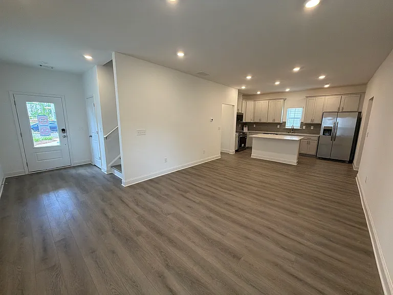 109 Prospect Ave — Photo 18