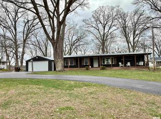 24700 E Lakeview Dr, Canton, IL
