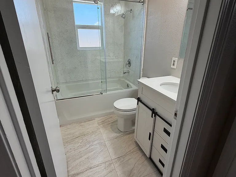 1512 W Dakota Ave — Photo 10
