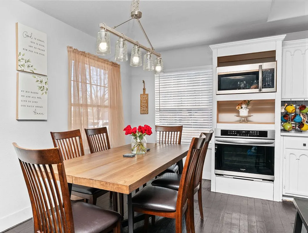 5 bed, 3.0 bath, 3900 sqft, $5,500 — Photo 4