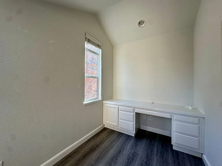 4226 Tobin Cir — Photo 6