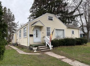947 Waterloo St, Saint Clair, MI