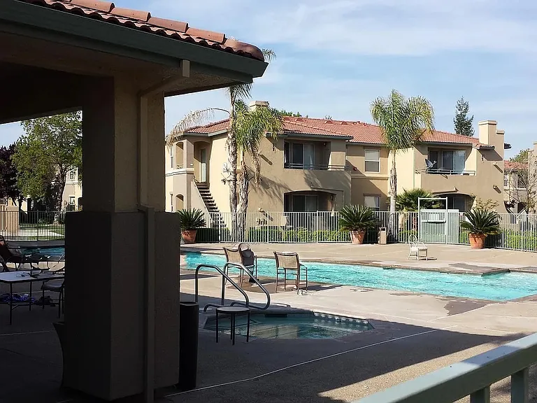 5201 Laguna Oaks Dr #176 — Photo 2