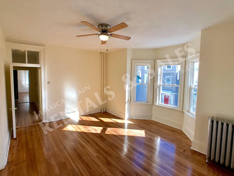 47 Custer St #2 — Photo 9