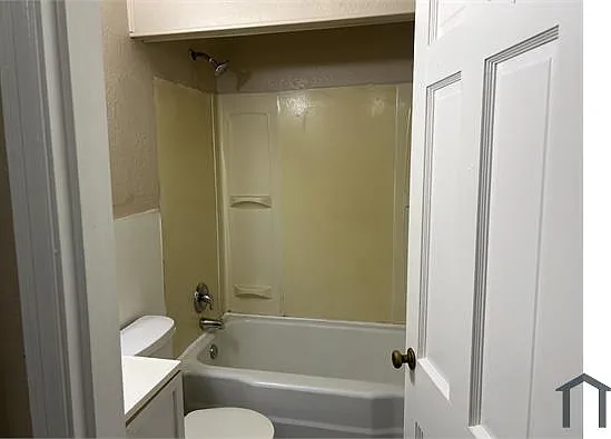 2 bed, 848 sqft, $1,290 — Photo 4