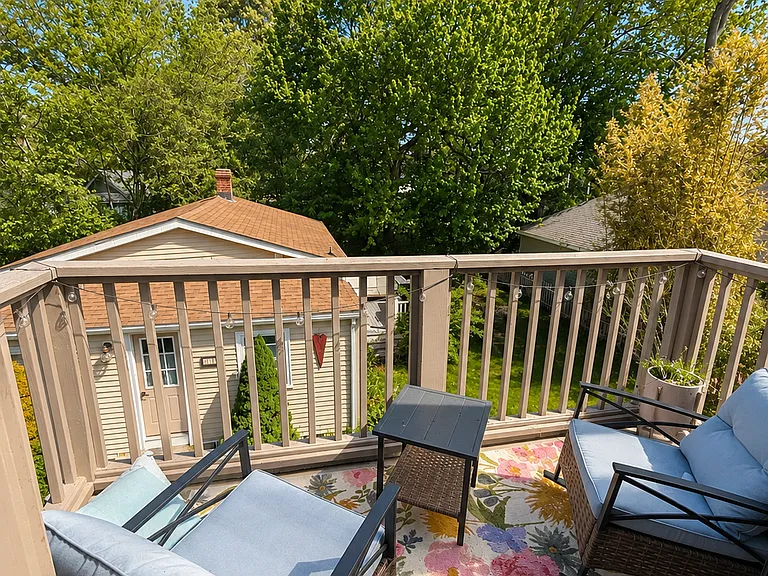29 Eton Ave — Photo 2