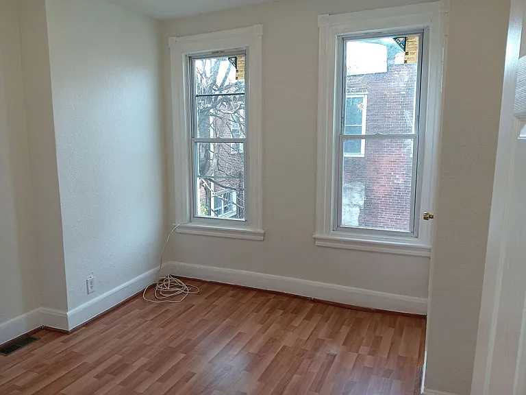 1238 N Alden St — Photo 9