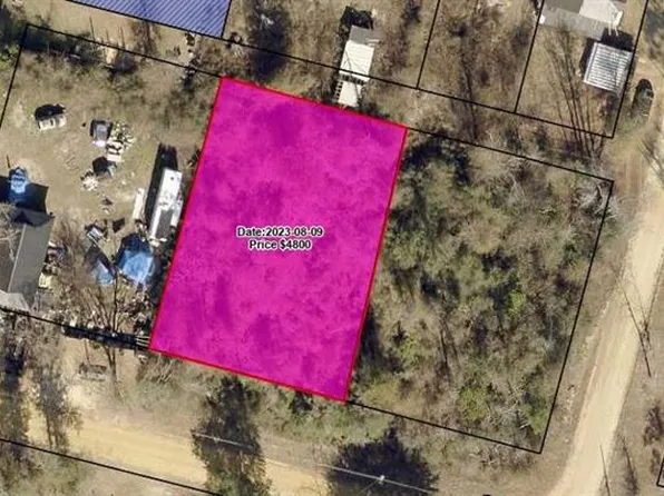 3rd St #9, Fountain, FL 32438