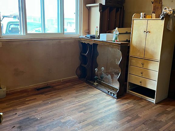 5th image of 2285 Jessie Ave