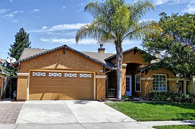 1st image of 775 Wisteria Dr