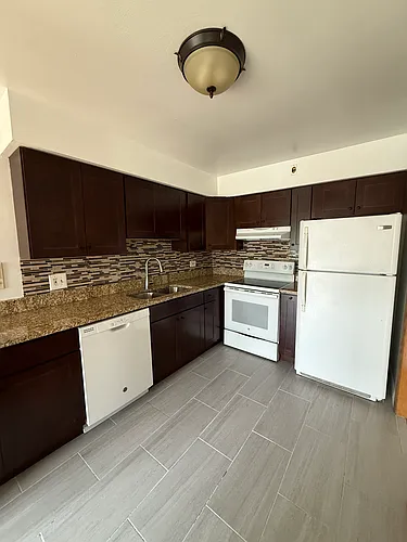 1639-302 Oakwood Ave #3 Photo 1