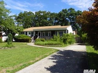 2nd image of 207 Marilynn St