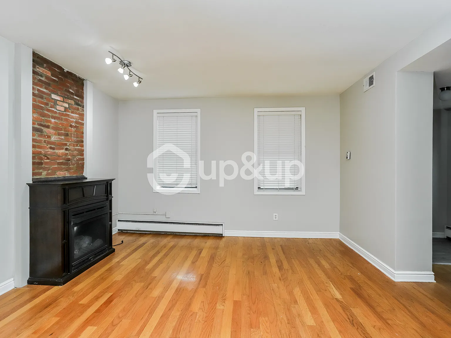 3 bed, 1.5 bath, 1708 sqft, $1,740 — Photo 3