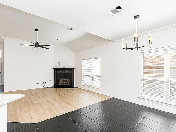 4th image of 41050 Lakeway Cove Ave