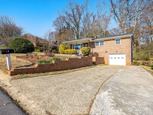 6 Debra Ln, Asheville, NC 28806