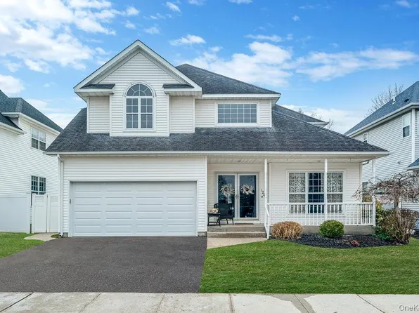 120 Cranberry Court, Melville, NY 11747