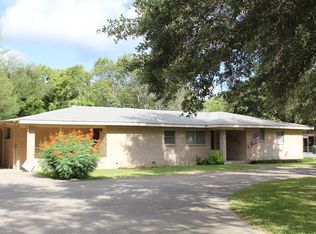 425 Ham Ln, Uvalde, TX 78801