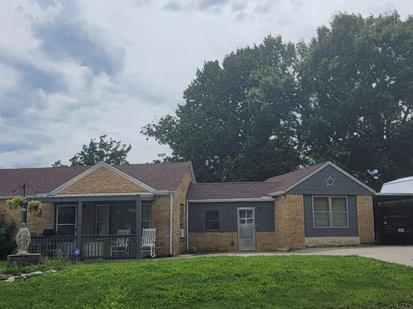 1216 Winston Dr, Jefferson City, MO 65101