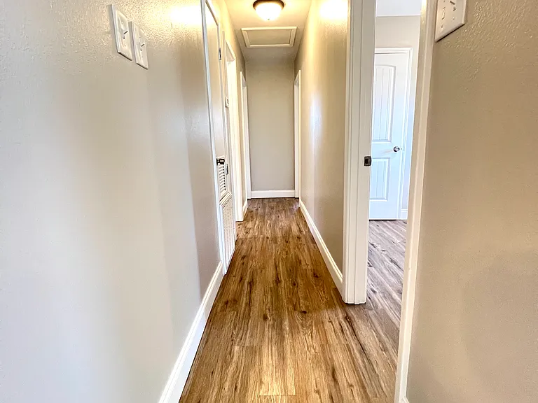 2809 N Turnbull Dr — Photo 6