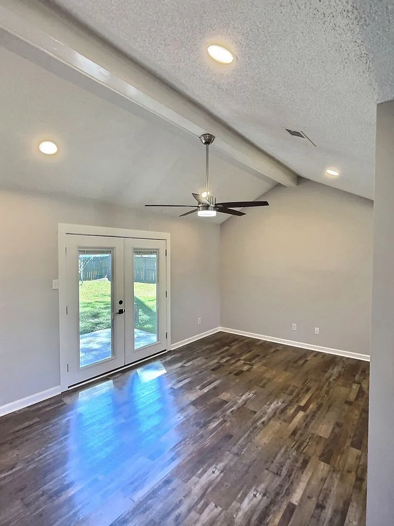 Coming Soon! Beautifully Remodeled 3bd/2ba Home In Ocean Springs, Ms! Move-In Special! — Photo 2