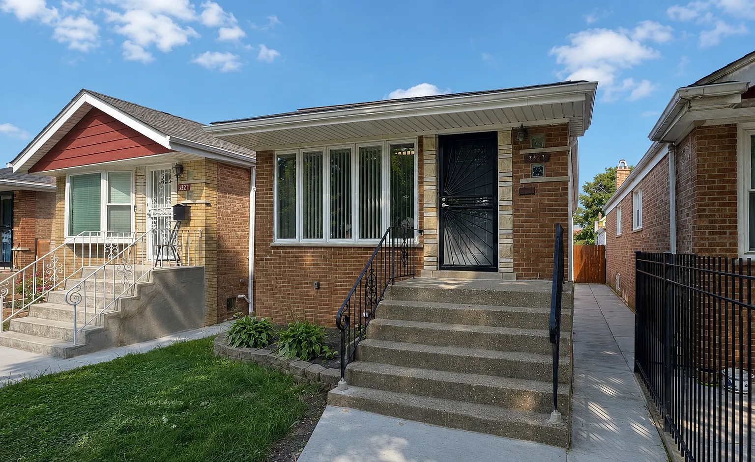 3 bed, 988 sqft, $2,500 — Photo 1