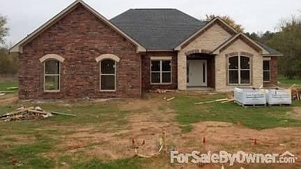 1st image of 72 Silverhill Dr